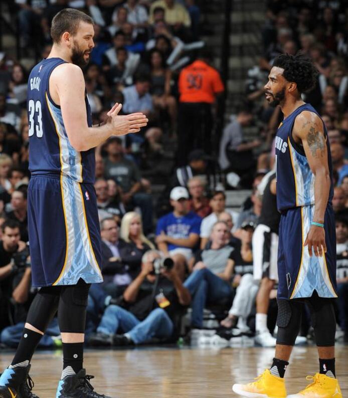 队渡过难关 队渡过难关