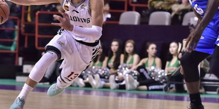 从一名年轻 从一名年轻