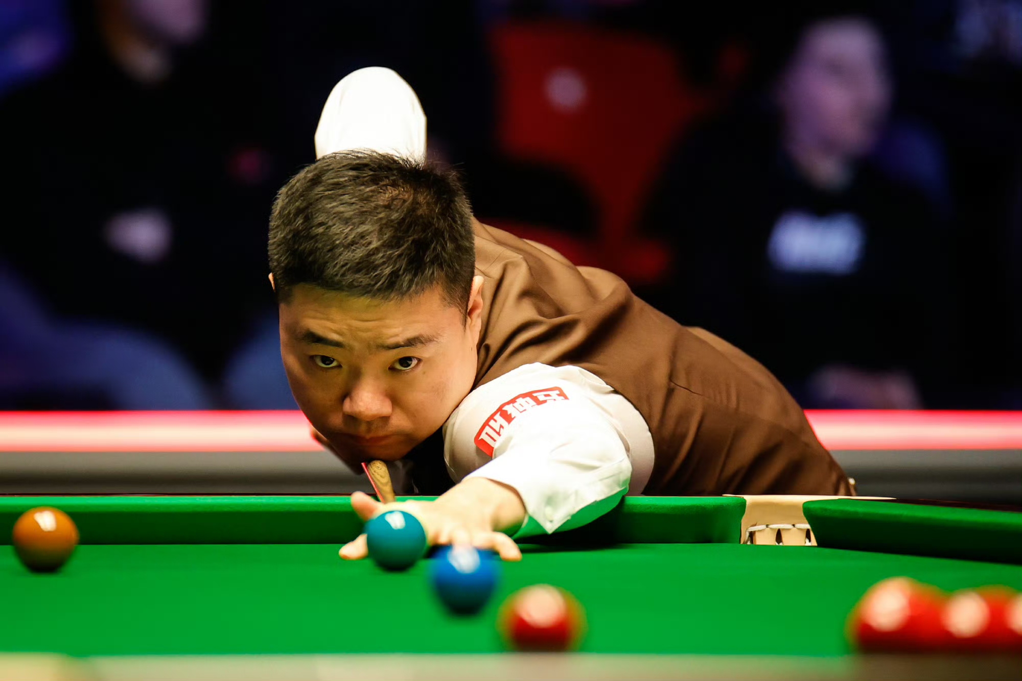 而是动作与 而是动作与